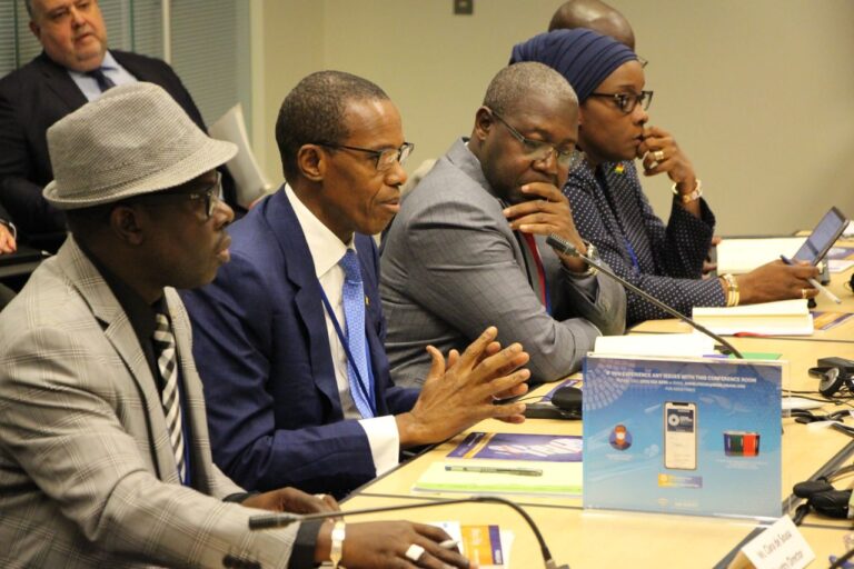 Assemblées annuelles de FMI et de la Banque Mondiale